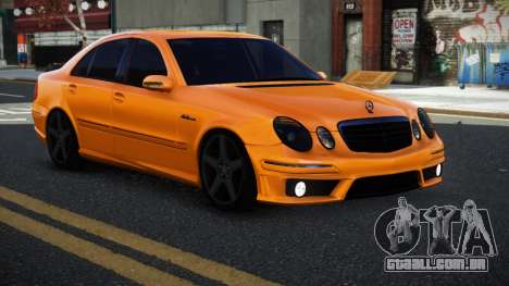Mercedes-Benz E63 AMG Soclimome para GTA 4