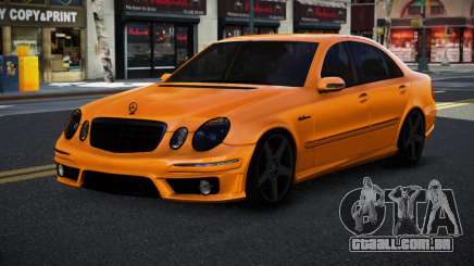 Mercedes-Benz E63 AMG Soclimome para GTA 4