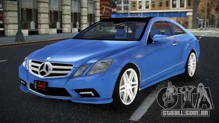 Mercedes-Benz E500 Petu para GTA 4