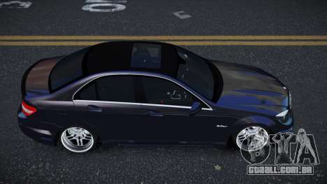 Mercedes-Benz C63 AMG Peluqoj para GTA 4