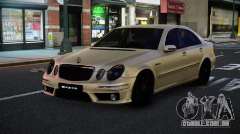 Mercedes-Benz E63 AMG Guyrivoz para GTA 4
