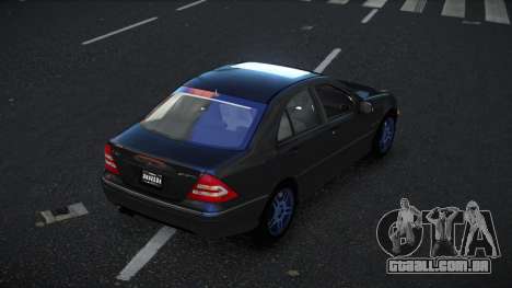 Mercedes-Benz C32 AMG Gudij para GTA 4