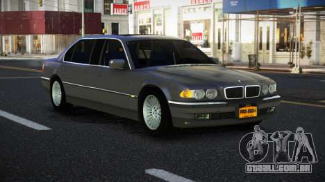 BMW 750iL Woti para GTA 4