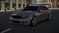 Mercedes-Benz C63 AMG Uros para GTA 4