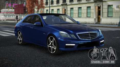 Mercedes-Benz E63 AMG Juovi para GTA 4