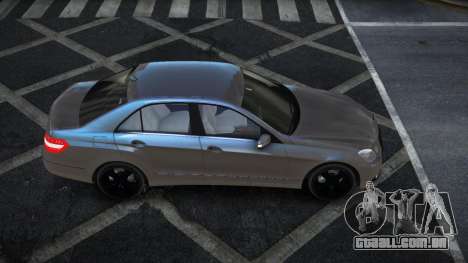 Mercedes-Benz E63 AMG Puyse para GTA 4