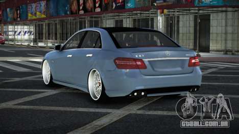 Mercedes-Benz E63 AMG Oyep para GTA 4