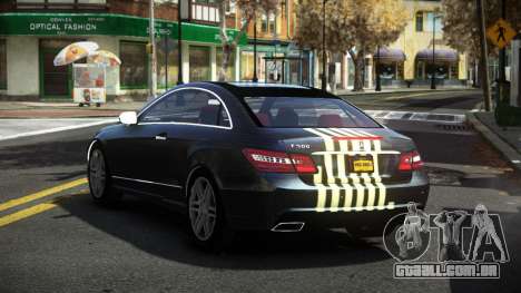 Mercedes-Benz E500 Stinre S11 para GTA 4