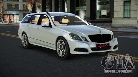 Mercedes-Benz E-Class Kovremo para GTA 4