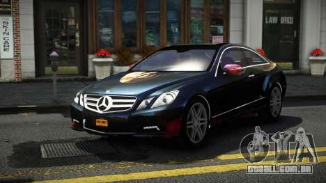 Mercedes-Benz E500 Stinre S10 para GTA 4