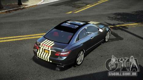 Mercedes-Benz E500 Stinre S11 para GTA 4