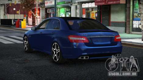 Mercedes-Benz E63 AMG Juovi para GTA 4