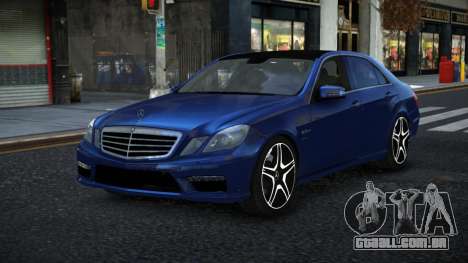 Mercedes-Benz E63 AMG Juovi para GTA 4