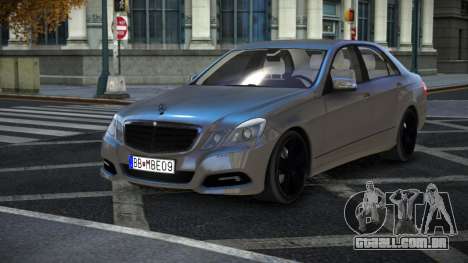 Mercedes-Benz E63 AMG Puyse para GTA 4
