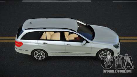 Mercedes-Benz E-Class Kovremo para GTA 4