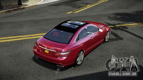 Mercedes-Benz E500 Stinre para GTA 4