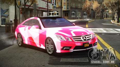 Mercedes-Benz E500 Stinre S4 para GTA 4