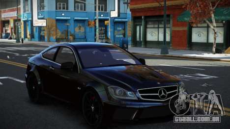 Mercedes-Benz C63 AMG Utur para GTA 4