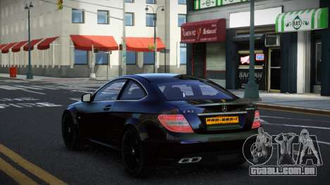 Mercedes-Benz C63 AMG Utur para GTA 4