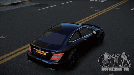 Mercedes-Benz C63 AMG Utur para GTA 4