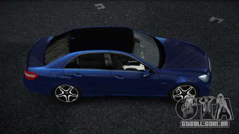 Mercedes-Benz E63 AMG Juovi para GTA 4